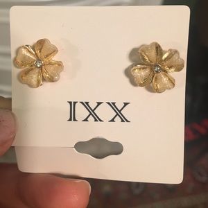 Forever 21 flower earrings